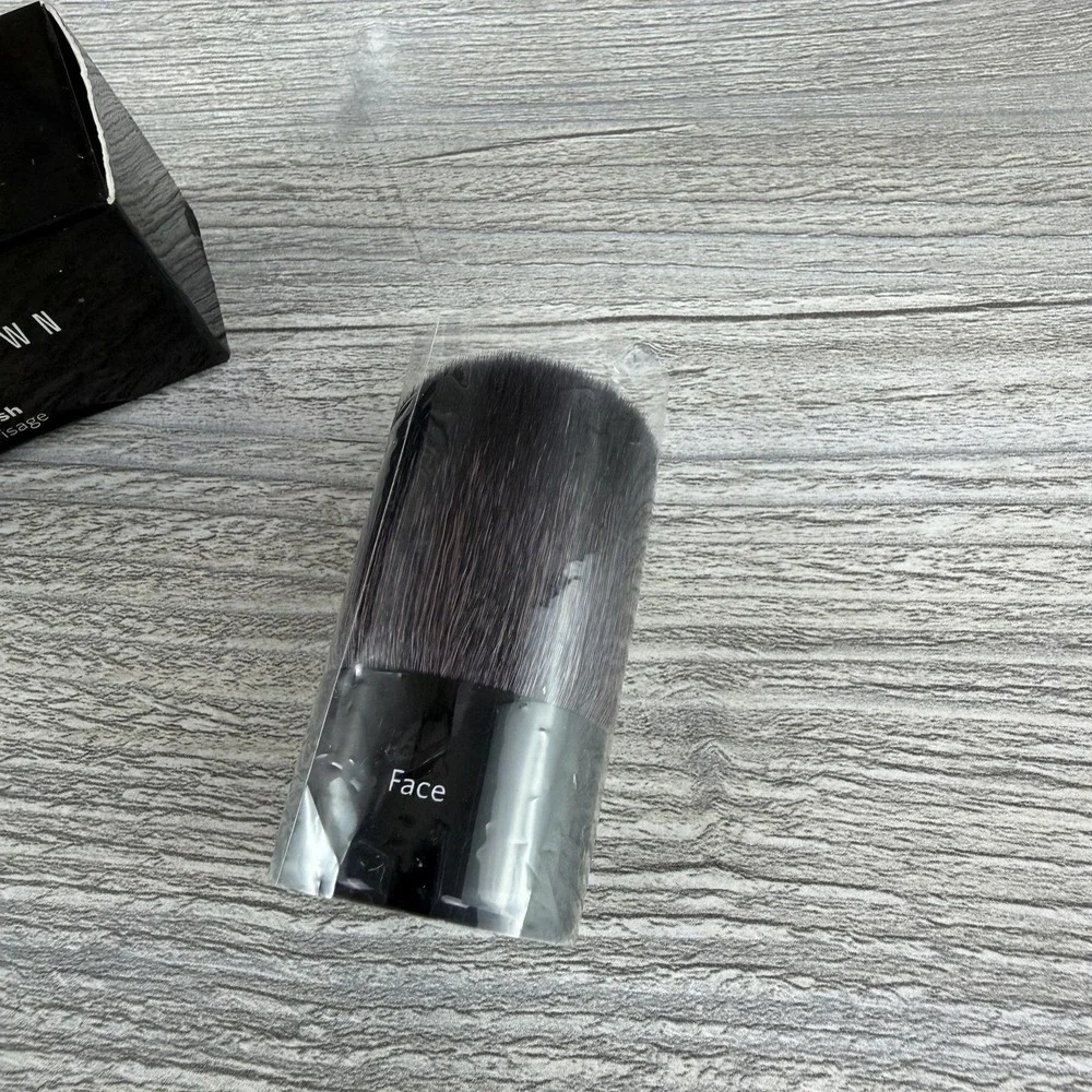 BOBBI BROWN - FACE BRUSH TRAVEL SIZE - 100% AUTHENTIC NIB  MSRP $34